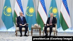 Встреча президента Узбекистана Шавката Мирзияева и президента Казахстана Касым-Жомарта Токаева. Город Хива, Узбекистан, 5 апреля 2024 года.