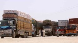 له غذايي موادو ډکې لارۍ 