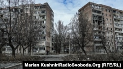 Пошкоджені російськими ударами будинки в Авдіївці, 10 березня 2023 року