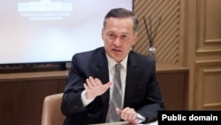 Komiljon Allamžonow sentýabrda wezipesinden boşaýança prezident Şawkat Mirziýoýewiň administrasiýasynda möhüm wezipeleri eýeledi.