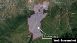 Bolat Nazarbaýewiň eýeçiligindäki ýerleri görkezýän satelit suratlary. Skrinşot Google Earth arkaly edildi.