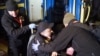 На кріслах колісних, незрячі, після інсультів: як волонтери відправляють біженців до Норвегії