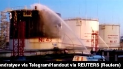 Гасіння пожежі на нафтопереробному заводі в селищі Ільський у Краснодарському краї, Росія, 4 травня 2023 року (ілюстративне фото)