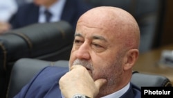 Հովիկ Աղազարյանը, արխիվ
