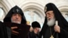 Грузия - Католикос всех армян Гарегин Второй (справа) и Католикос-Патриарх всея Грузии Илия Второй в Тбилиси, 10 июня 2011 г.