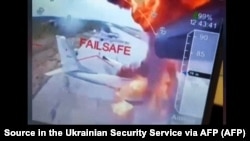 Скриншот из видео ударов СБУ по самолетам стратегической авиации России на аэродроме «Белая» в Иркутской области России. 1 июня 2025 года