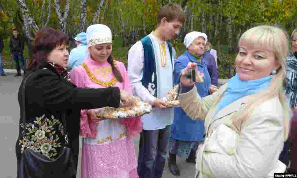 "Сыйланыгыз!"