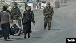 Экономические отношения по линии малого бизнеса между Грузией и Южной Осетией стали налаживаться сразу после открытия пограничного поста «Верхний Ларс» и пропускных пунктов в Ленингорском районе, и никакого скепсиса у участников этого процесса не наблюдается
