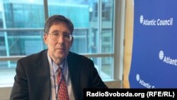 За словами Гербста, наразі українські дипломати та політики ефективно працюють з когресменами і сенаторами від обох політичних таборів щодо надання Україні допомоги. 