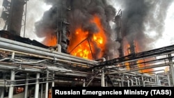 Як стверджує російський губернатор, три «прильоти» припали на «територію промислового підприємства, є руйнування в одному із корпусів», ілюстративне фото