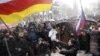 Сегодня предоставление российского гражданства в Южной Осетии практически поставлено на поток. Но при этом между государством-патроном и подопечной республикой не существует договора об урегулировании вопросов двойного гражданства