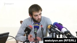 Координатор инициативы «Во имя развития науки» Давид Петросян на пресс-конференции, Ереван, 22 ноября 2017 г.