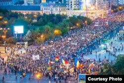 Protest împotriva exploatării resurselor naturale de la Roșia Montană (septembrie 2013).