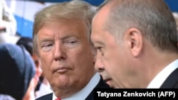 Президент США Дональд Трамп (л) і його турецький колега Реджеп Тайїп Ердоган, ілюстративне фото