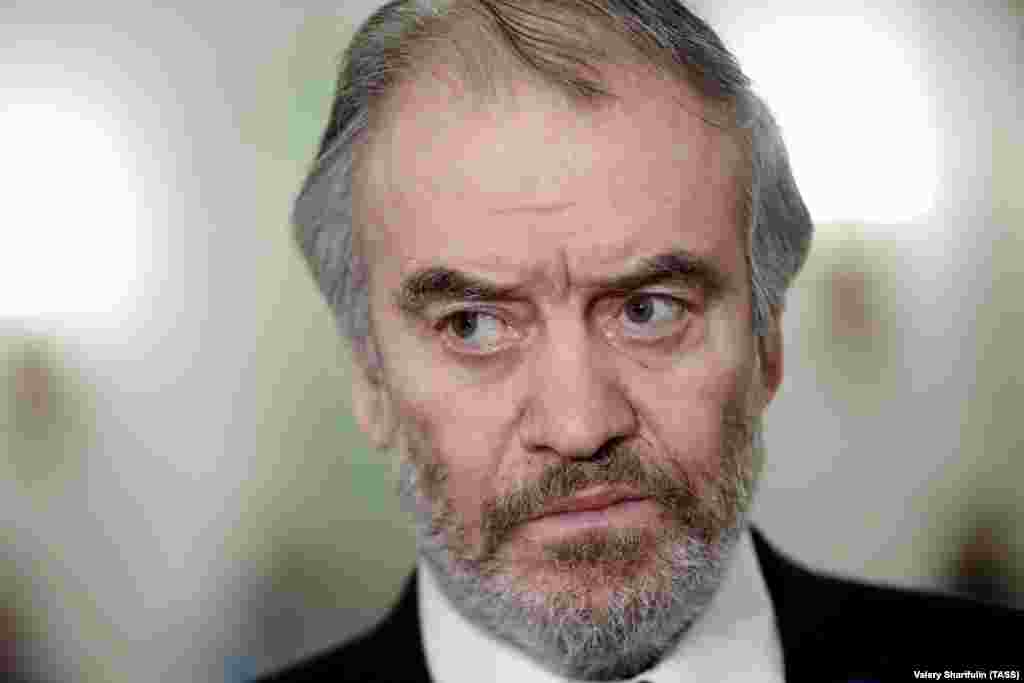 Валерий Гергиев - руководитель Мариинского театра Санкт-Петербурга исполнял работы Толиба Шахиди 