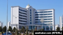 Aşgabat, Ruhnama adyndaky mekdep