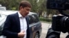 Сапар Исаков после допроса в ГКНБ. 26 апреля 2018 года.