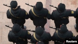 Призвані до російського війська на складанні російської присяги в окупованому Севастополі, архівне фото