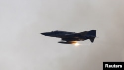 Один із турецьких винищувачів виробництва США F-4, такий же, як був втрачений нині, архівне фото