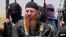 Иракъ -- ДАIИШ-ан баььчанех цхьаъ - Батирашвили Тархан (ал-Шишани Абу-Iумар а, цуьнан ха а Ниневи гIалина гергахь, 2014, аьхке.