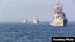 Розміщення додаткових кораблів буде для Росії особливим сигналом, який покаже, що США уважно стежать за тим, що відбувається на сході України, заявив представник Міністерства оборони США